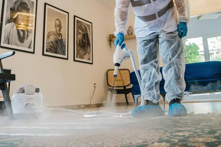 Dry ice cleaning tidak meninggalkan residu basah, Sumber: kaosbapaksholeh.com